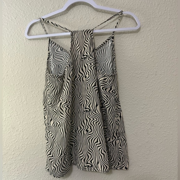 Cute Top - Picture 2 of 5